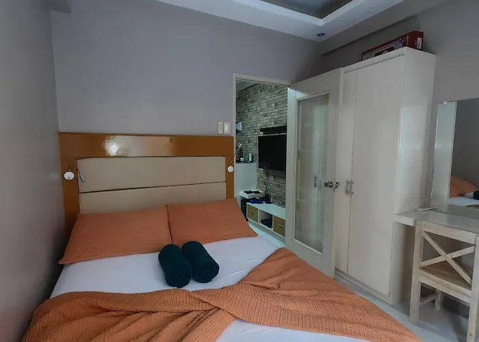 Condotel Near Naia Terminals Apartahotel Manila